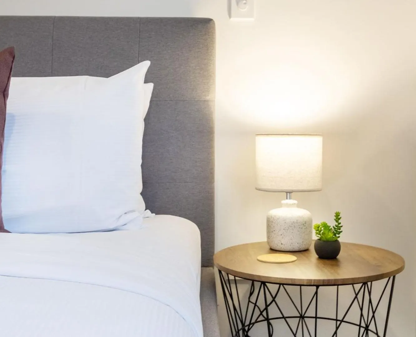 Executive Suite On Lichfield Street - 2 Bed 2 Bath Christchurch 0*,